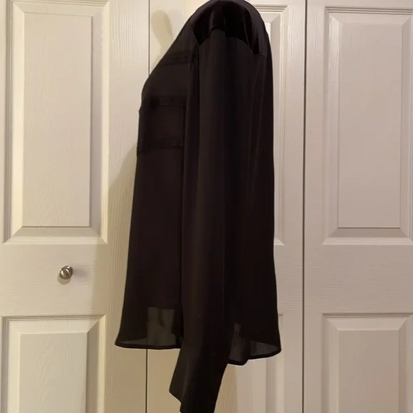 Ann Taylor black mixed media top size 8. - Picture 4 of 8